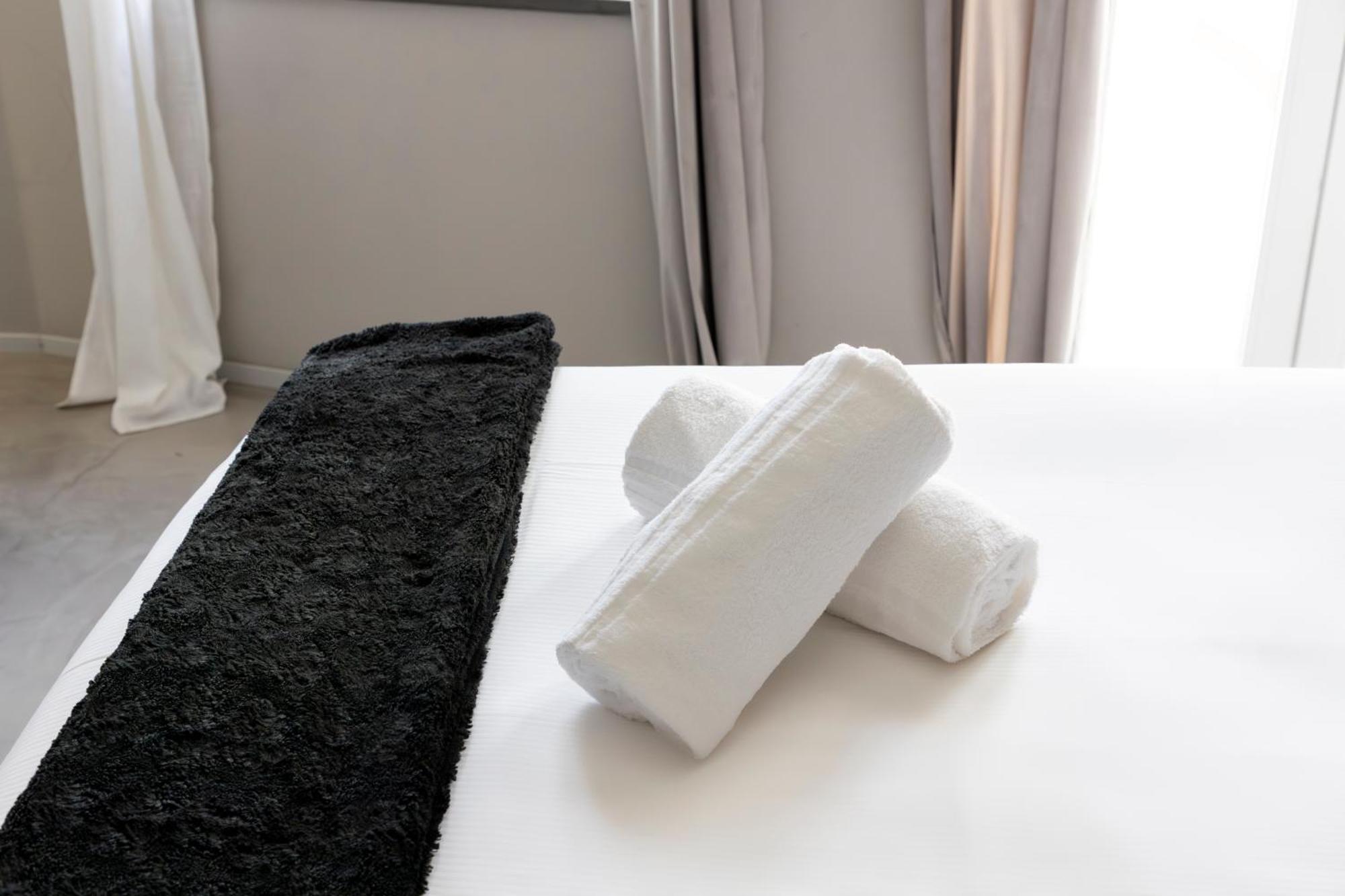 콰르투 산텔레나 Milestone (Adults Only) B&B 외부 사진